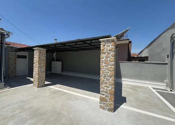 Kariofilli\'S House