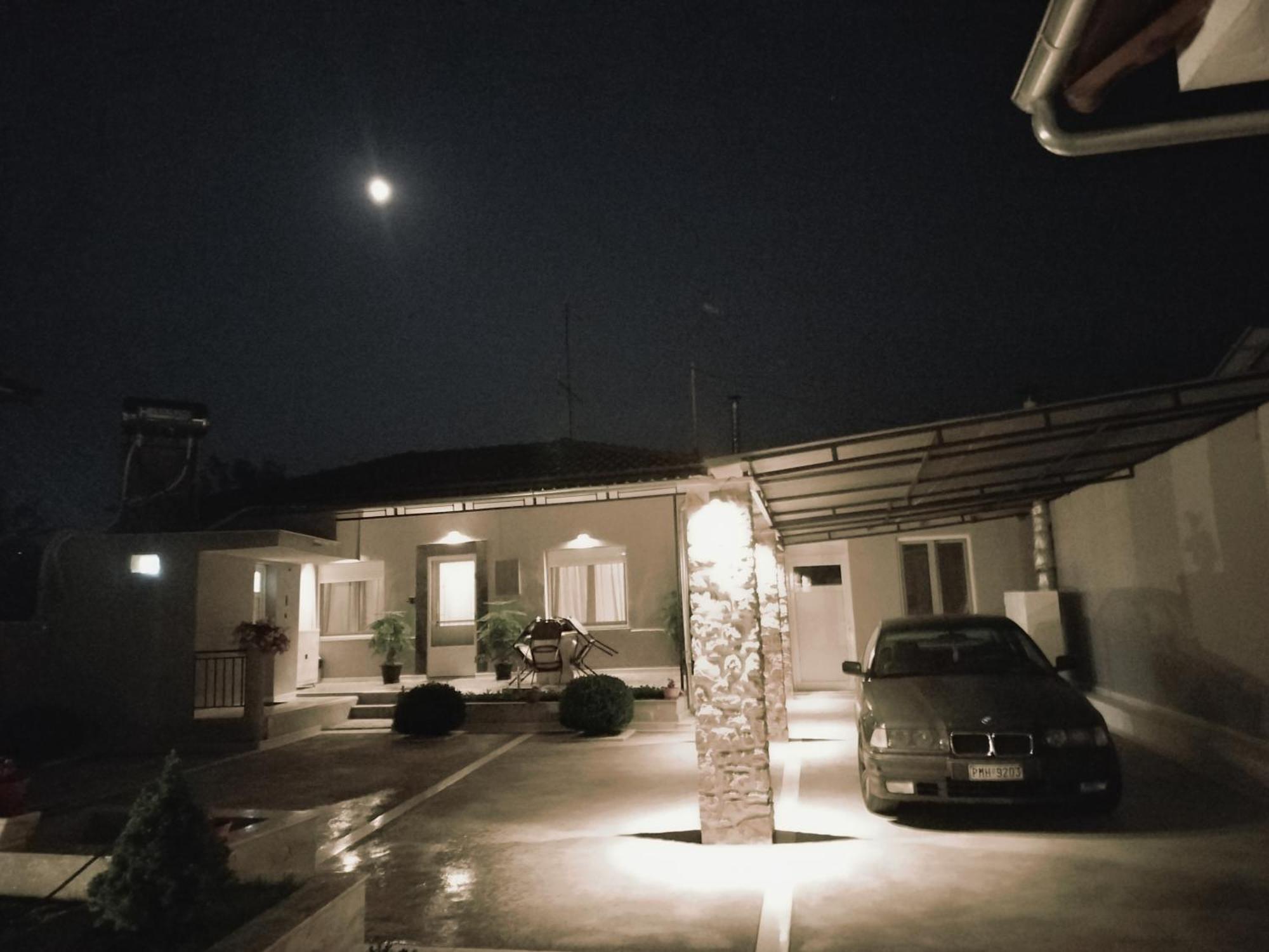 Kariofilli's House